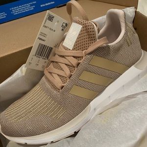 Adidas Women’s Swift Run (NWT, BRAND NEW)